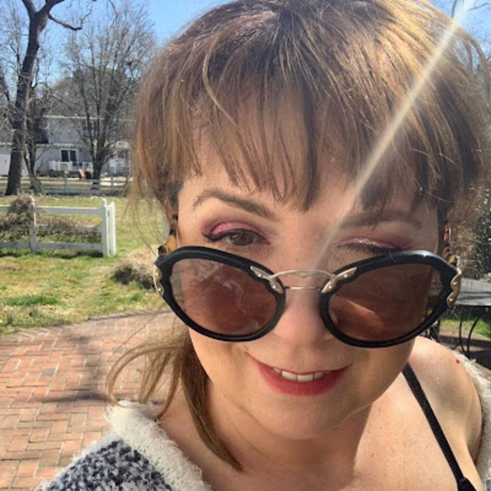Meet your Posher, Vlada